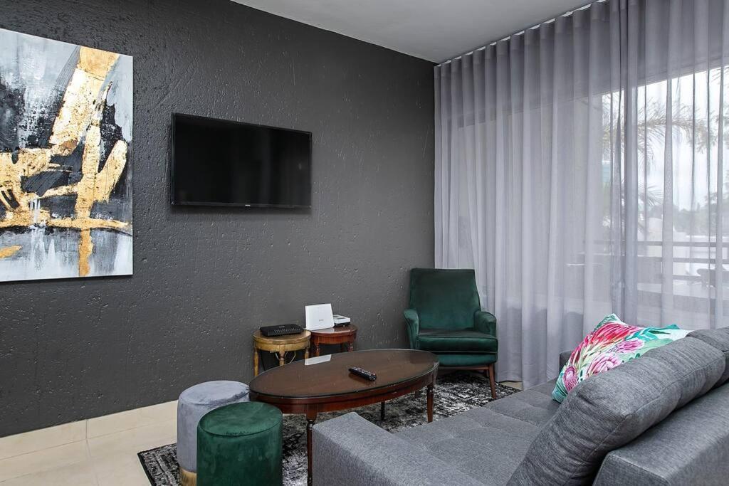 St Tropez 1 Bedroom Sandton Appartement Johannesburg
